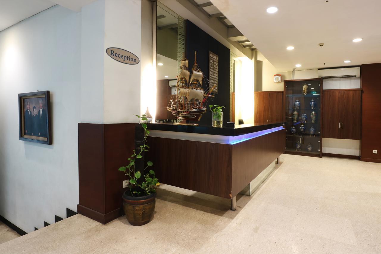 Hotel Blue Pacific Jakarta Exteriör bild