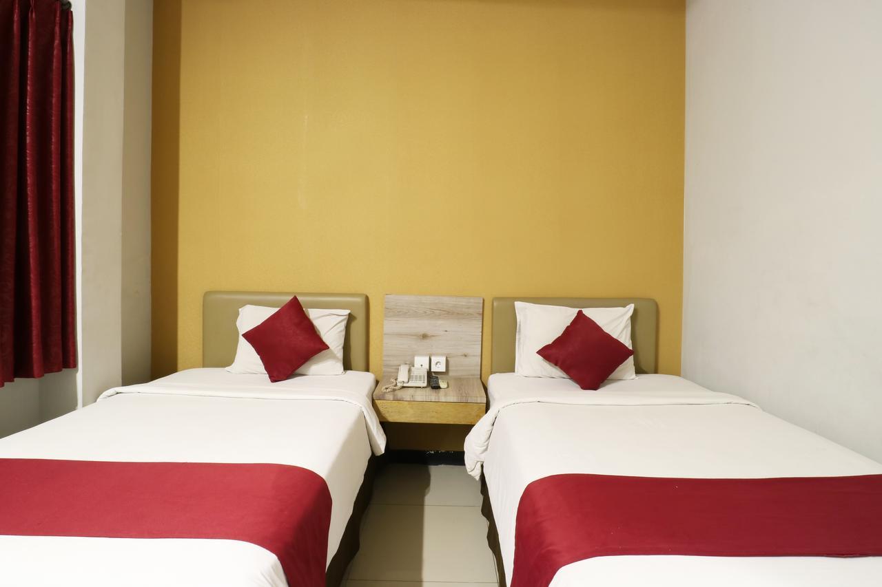 Hotel Blue Pacific Jakarta Exteriör bild