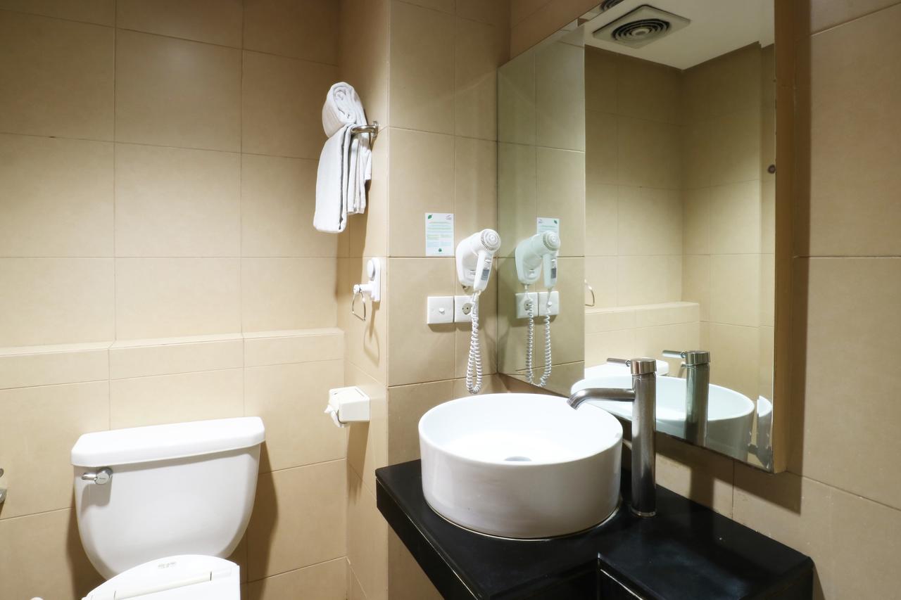 Hotel Blue Pacific Jakarta Exteriör bild